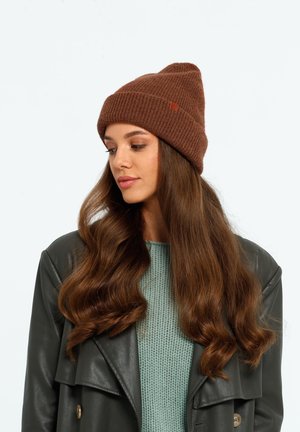 Beanie - maroon