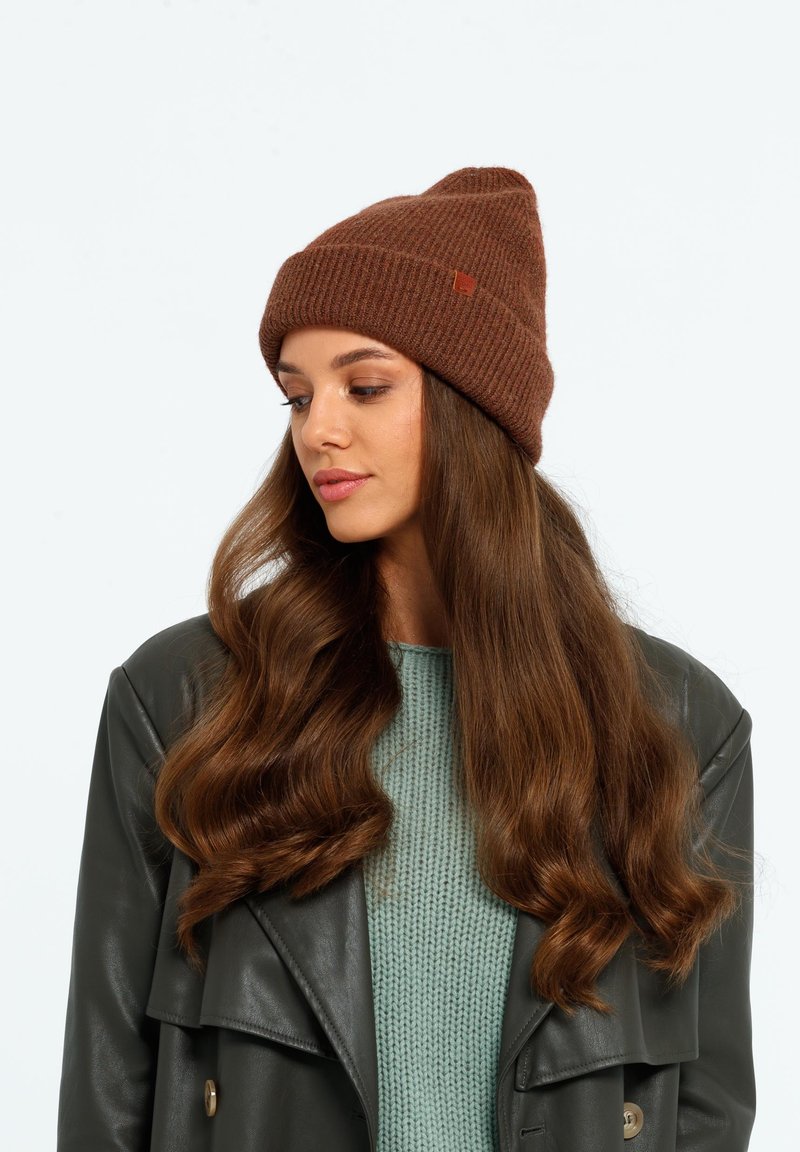 Bickley+Mitchell Muts - maroon