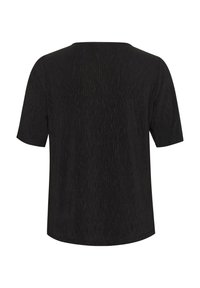 Haut noir à manches courtes avec un col rond, tissu texturé avec de légères rayures verticales et une coupe décontractée.