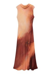 Maxi-jurk in een mix van warme perzik- en roestkleuren. Mouwloos ontwerp met een gedrapeerde halslijn en vloeiende stof, wat zorgt voor een soepele silhouette.