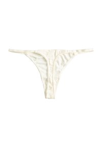 Vita ripsad tanga med tunna sidostraps och en delikat scalloped kant. Tyget verkar mjukt och elastiskt, lämpligt för vardagligt bruk.