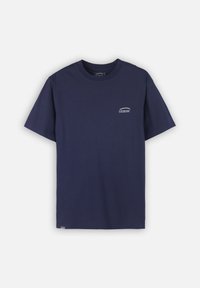 T-shirt bleu marine à manches courtes avec un petit logo blanc OXBOW sur la poitrine gauche et une petite étiquette logo sur l'ourlet inférieur.