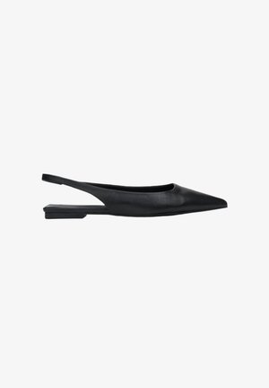 Zwarte leren slingback ballet flats met een puntige neus, minimalistisch ontwerp en een lage vierkante hak, met een uitsnede bij de hak.