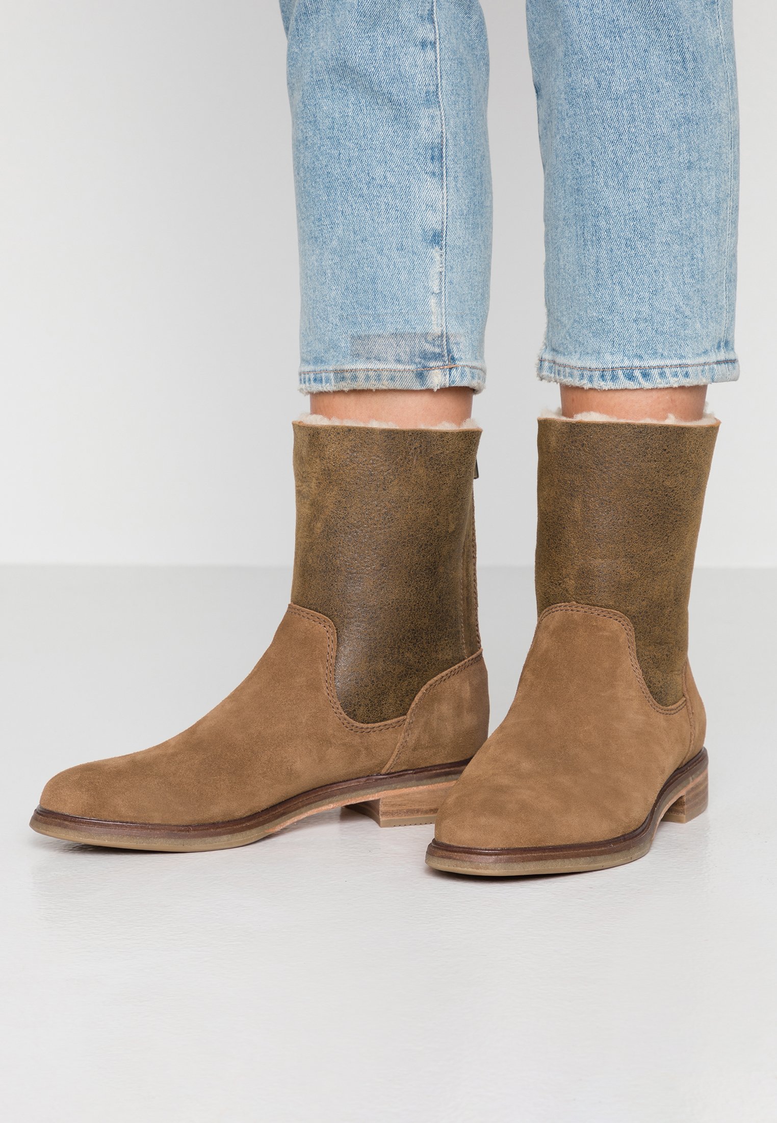 CLARKDALEAXHOT Korte laarzen dark tan CLARKDALEAXHOT Korte laarzen dark tan