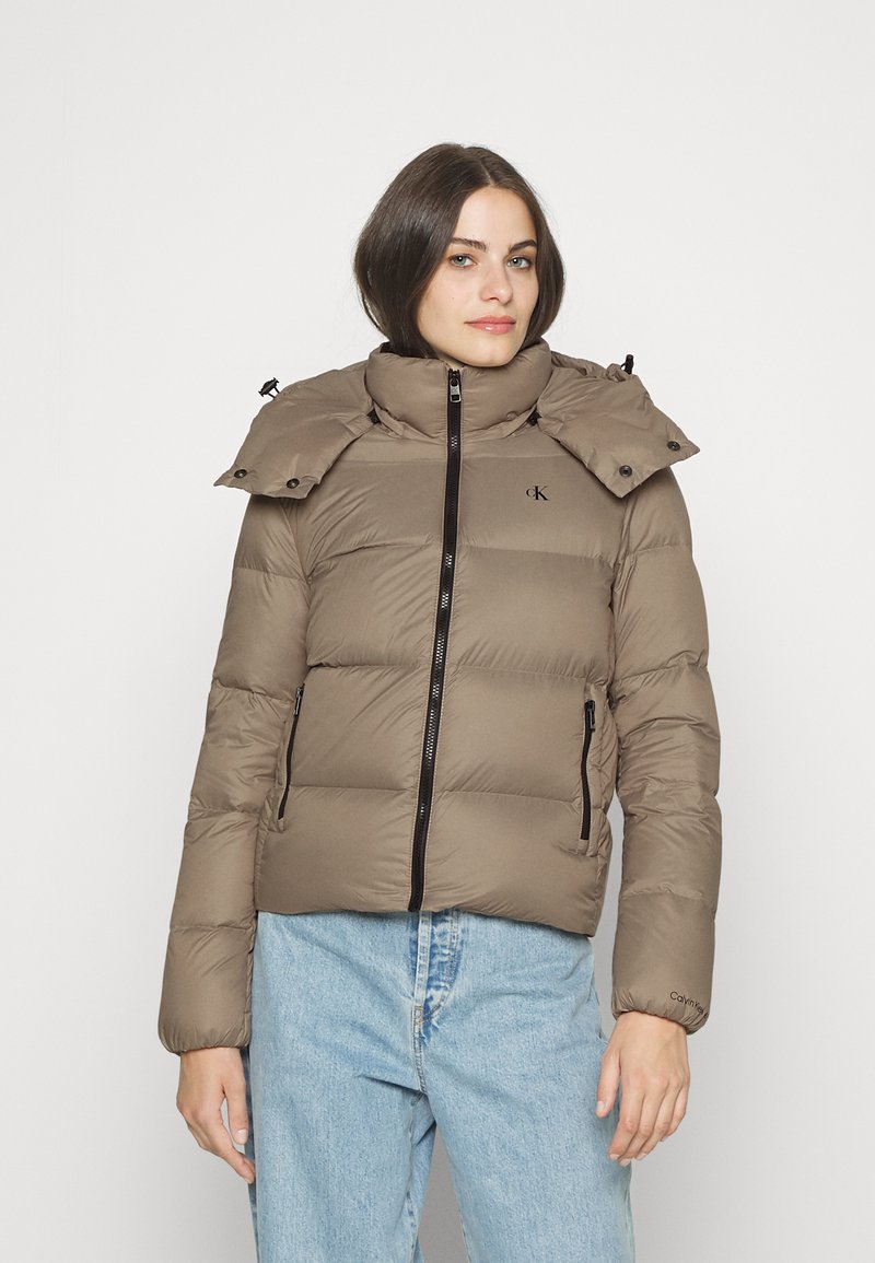 Calvin Klein Jeans SHORT PUFFER Jachetă cu puf perfect taupe/gri
