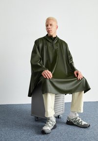 Rains UNISEX - Skraistė - green