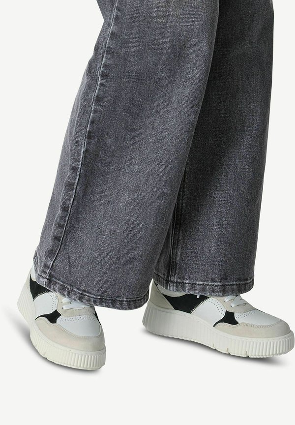 Sneaker low - ivory comb