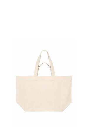 Grande borsa tote rettangolare in tela beige con due coppie di manici, una corta e una lunga, su sfondo bianco.