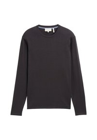 Camisa de manga larga de color gris oscuro con un tirante interior de color azul claro y una etiqueta de marca blanca en el cuello.