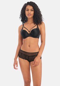 Sort blonder-bh med formegede kopper, dekorative stropper og gulddetaljer. Matchende sorte blonder-boyshorts med mesh-linning og bølgede kanter.