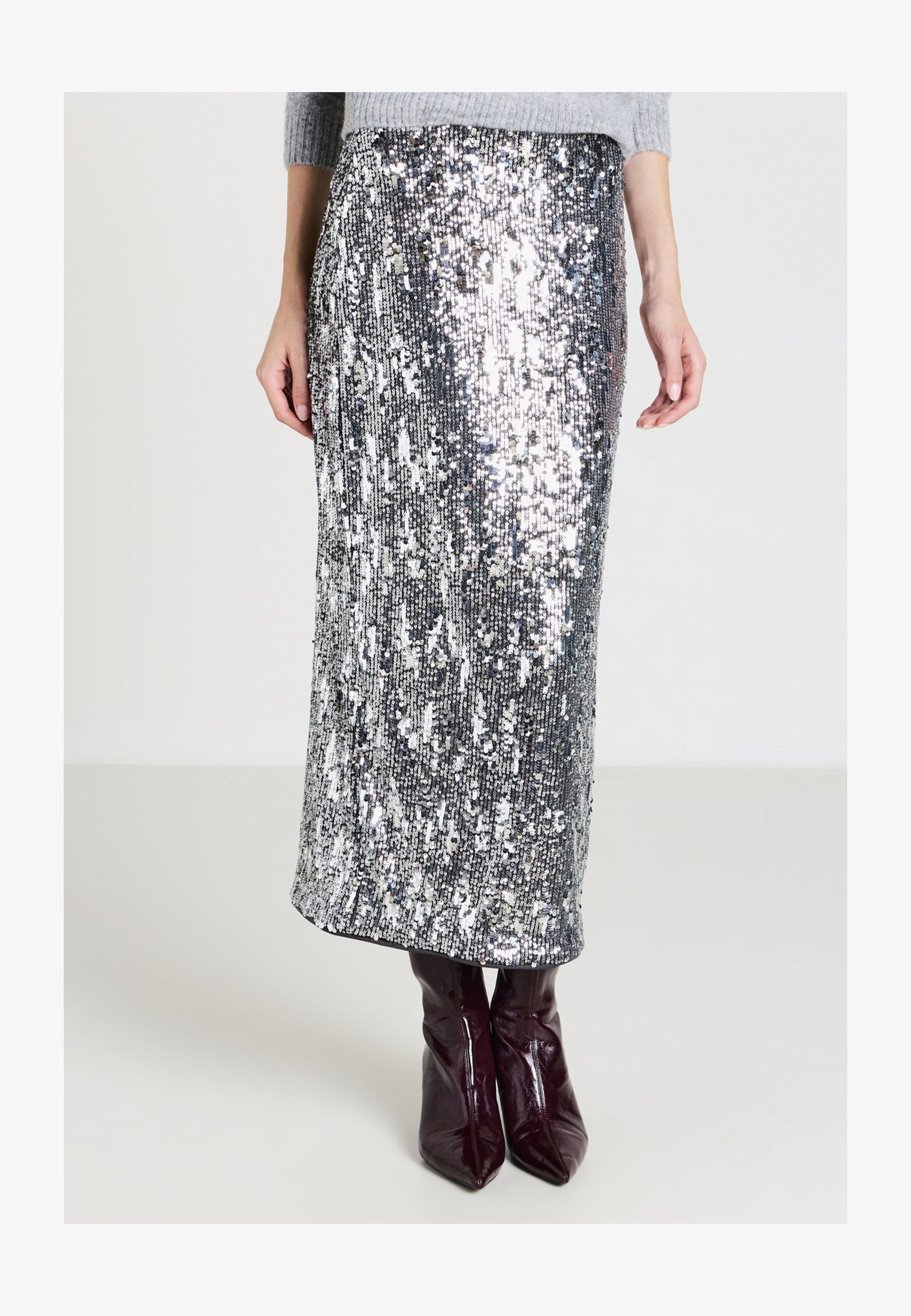 Passamaneria Frangia Con Paillettes A Campana - 10 Metri X 5 Cm Di Larghezza - Colore Argento - Per Cucito Su Abiti, Tende E Decorazioni Fai Da Te