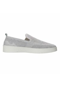 Instappersneakers met een lichtgrijze mesh bovenkant, witte rubberen zool en een kleine hieltab. Kenmerkt zich door een gladde textuur met gestikte details.