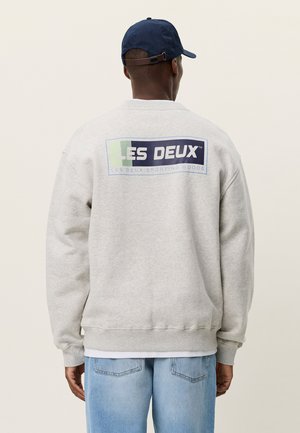 CHASE  - Φούτερ - snow melange