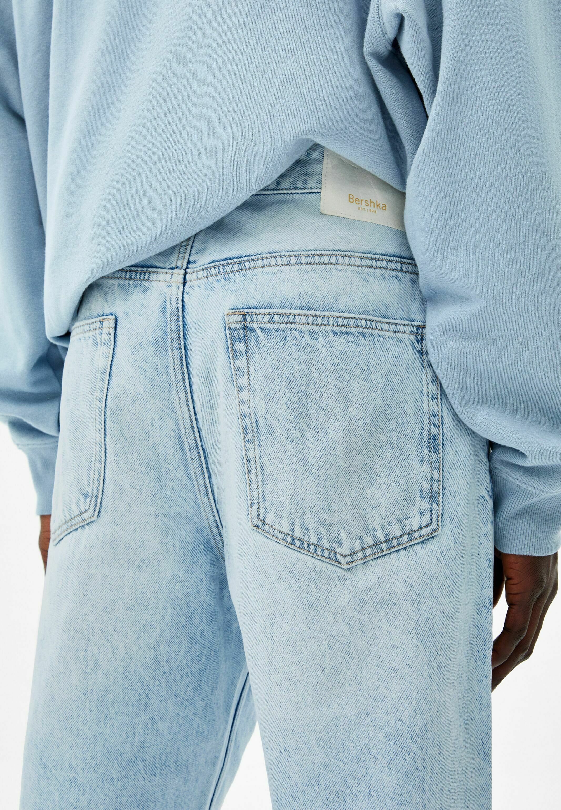 Bershka Relaxed fit jeans - light blue 