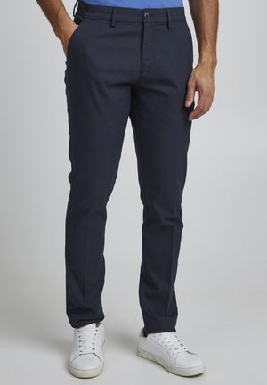 Casual Friday CFPHILIP SLIM FIT - Chino stiliaus kelnės - navy blazer