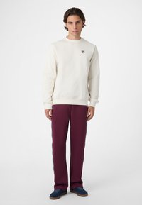 Fila APPAREL BIELLA REGULAR CREWNECK - Sudadera - egret