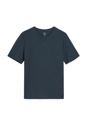 Ciemnoniebieski T-shirt z krótkim rękawem i okrągłym dekoltem, z małym, wyśrodkowanym napisem "Diverse Athletics" na piersi oraz metką wewnątrz kołnierza.