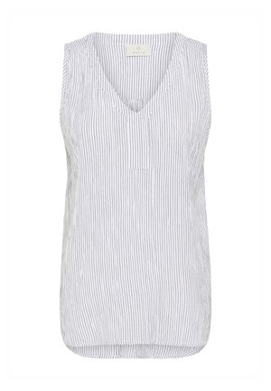 Bijela bluza bez rukava s tankim vertikalnim crnim prugama i V-izrezom, mekani materijal i ležerni kroj.