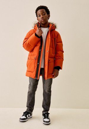 Next, REGULAR FIT - HEAVYWEIGHT SHOWER RESISTANT FAUX FUR TRIM PARKA COAT - Wintermantel - orange