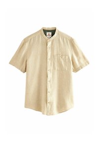 Chemise beige clair à manches courtes avec patte de boutonnage à l'avant, col rond, poche poitrine unique et tissu à texture apparente.
