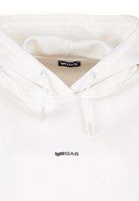 Felpa bianca con cappuccio a coulisse, caratterizzata da un piccolo logo nero "GAS" sul davanti. Realizzata in un tessuto morbido con una superficie liscia.