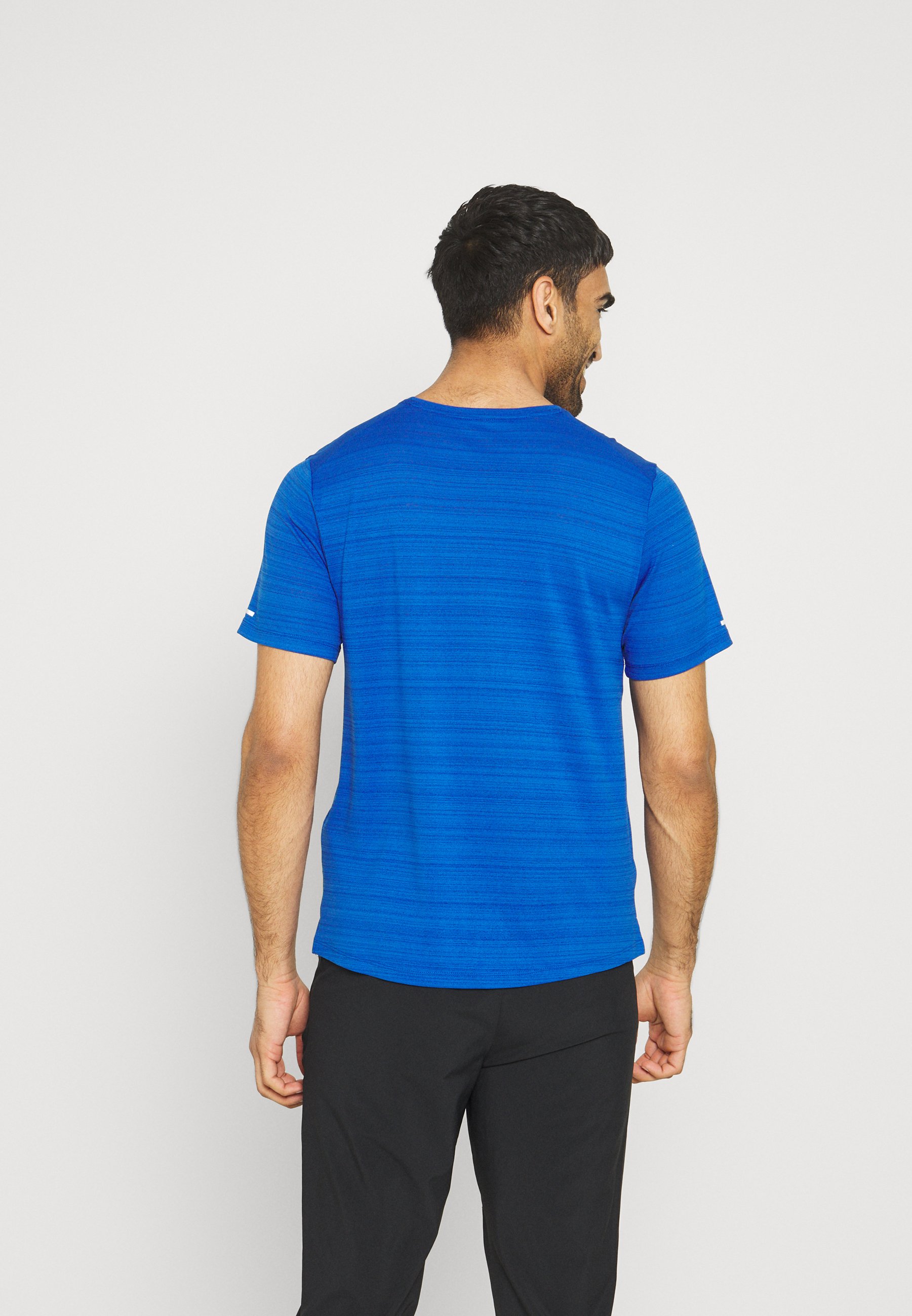 Nike Performance MILER - Sports T-shirt 