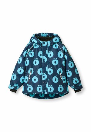 Veste d'hiver bleu marine pour enfants avec motifs de pommes bleu clair, capuche, fermeture éclair et boutons, et poignets élastiques avec chauffe-poignets intérieurs noirs.