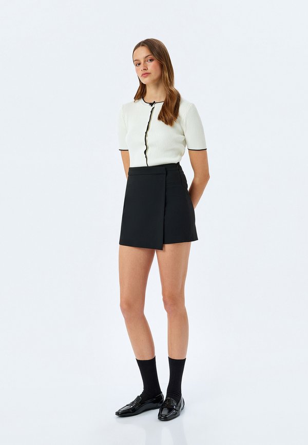 CREW NECK - Strickjacke - beige