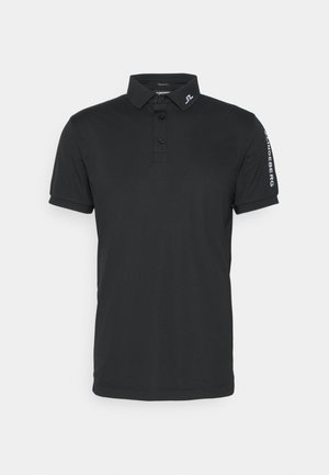 Mustmust shirt, mis on valmistatud hingavast materjalist, standardne krae, kolm nööpi ja logo aktsent krael ja varrukal.