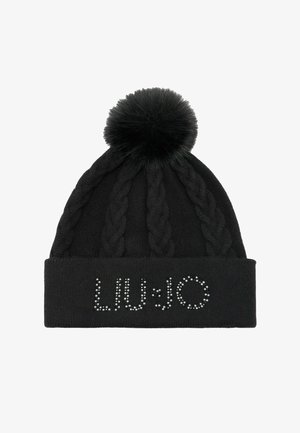 Bonnet en tricot noir avec un grand pompon en fourrure sur le dessus, présentant une texture tressée et des détails en strass formant "LIU·JO" sur le revers.