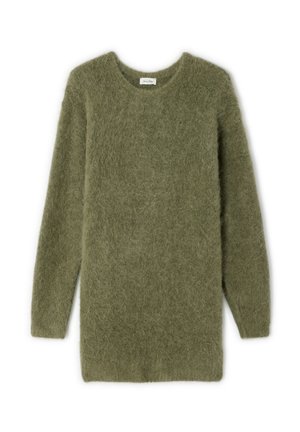 Zelený olivový dlhý rukáv z huňatej vlny so zaobleným výstrihom a voľným strihom, položený na bielom pozadí.