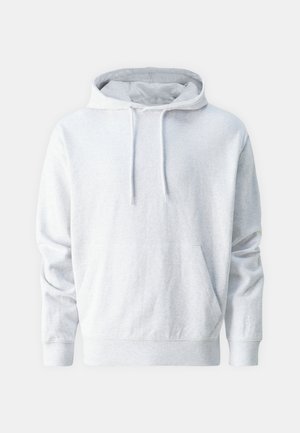 Pilkas pūkinis džemperis, pagamintas iš minkštos medžiagos, turintis kengūros kišenę, raištelius ant gobtovo ir gipiūro rankogalius prie rankovių ir juosmens.