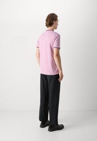 BOSS TAUL - Pamata T-krekls - light/pastel purple