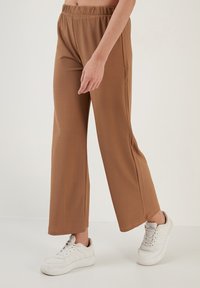 LELA REGULAR FIT - Hlače - biscuit
