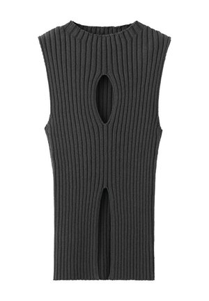 Top sin mangas de punto acanalado gris oscuro con dos aberturas en forma de ojo de cerradura, una cerca del pecho y otra cerca de la cintura, sobre un fondo blanco.