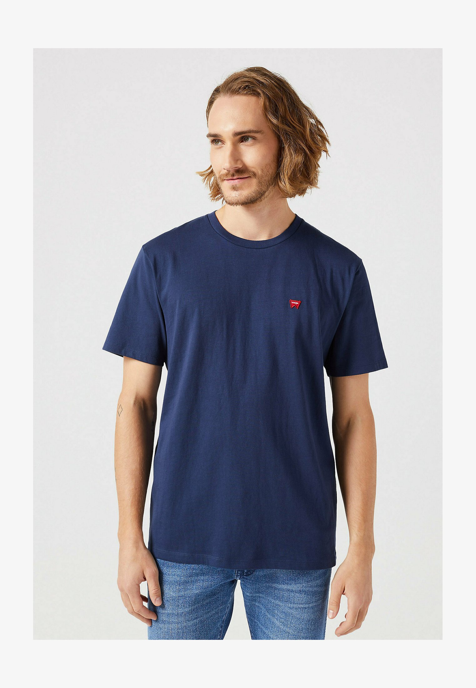 Wrangler Maglietta Uomo – Colore Marrone Noce (Nutmeg Brown), 100% Cotone, Vestibilità Comoda
