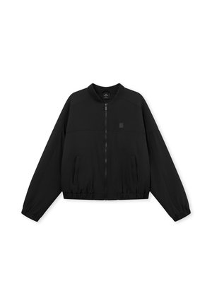 Zwarte lichte bomberjas met ritssluiting aan de voorkant, elastische manchetten en zoom, en twee zijzakken, plat gelegd op een witte achtergrond.