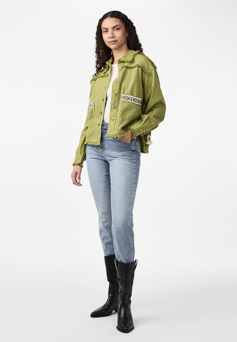 YAS YASTOKKA EMBROIDERY JACKET FEST - Jeansjacke - mosstone/braun 