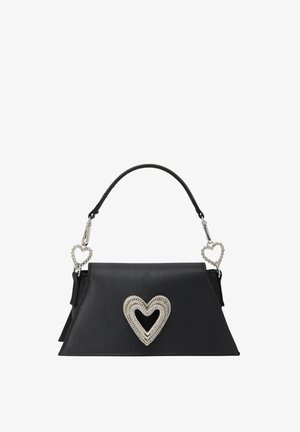 Mustan käsilaukun strukturoitu muoto, jossa on sydämen muotoinen strassikuviointi ja irrotettava sydänkoriste kahvassa.
