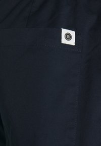 Anerkjendt AKJOHN ELA CUFF - Broek - sky captain