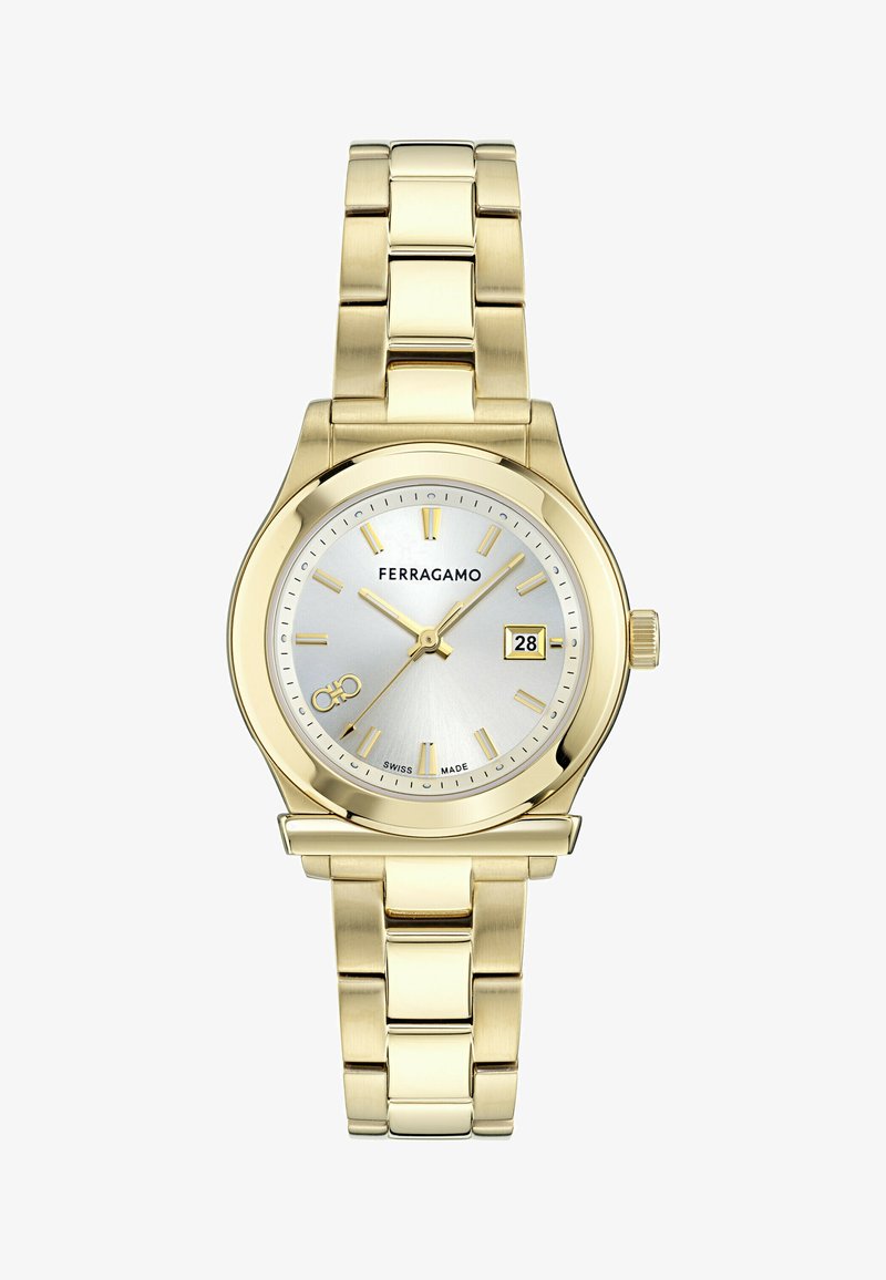 Reloj de pulsera Ferragamo en tono dorado con esfera plateada, marcadores dorados, indicador de fecha a las 3 en punto y correa de metal con eslabones.