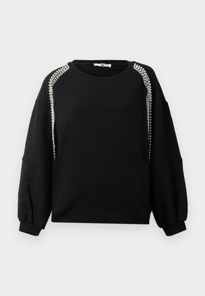 Svart långärmad sweatshirt med sänkta axlar och silverpärlor längs axelsömmarna.