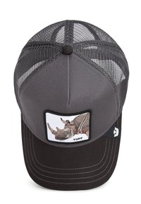 Gorra trucker gris con malla trasera, que presenta una visera negra y un parche bordado de rinoceronte etiquetado como "TUFF". Detalle de costura notable en la visera.