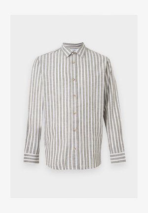 Hosszú ujjú, gombos ing függőleges fehér és szürke csíkokkal, hegyes gallérral és gombos mandzsettákkal, egyszínű fehér háttéren.