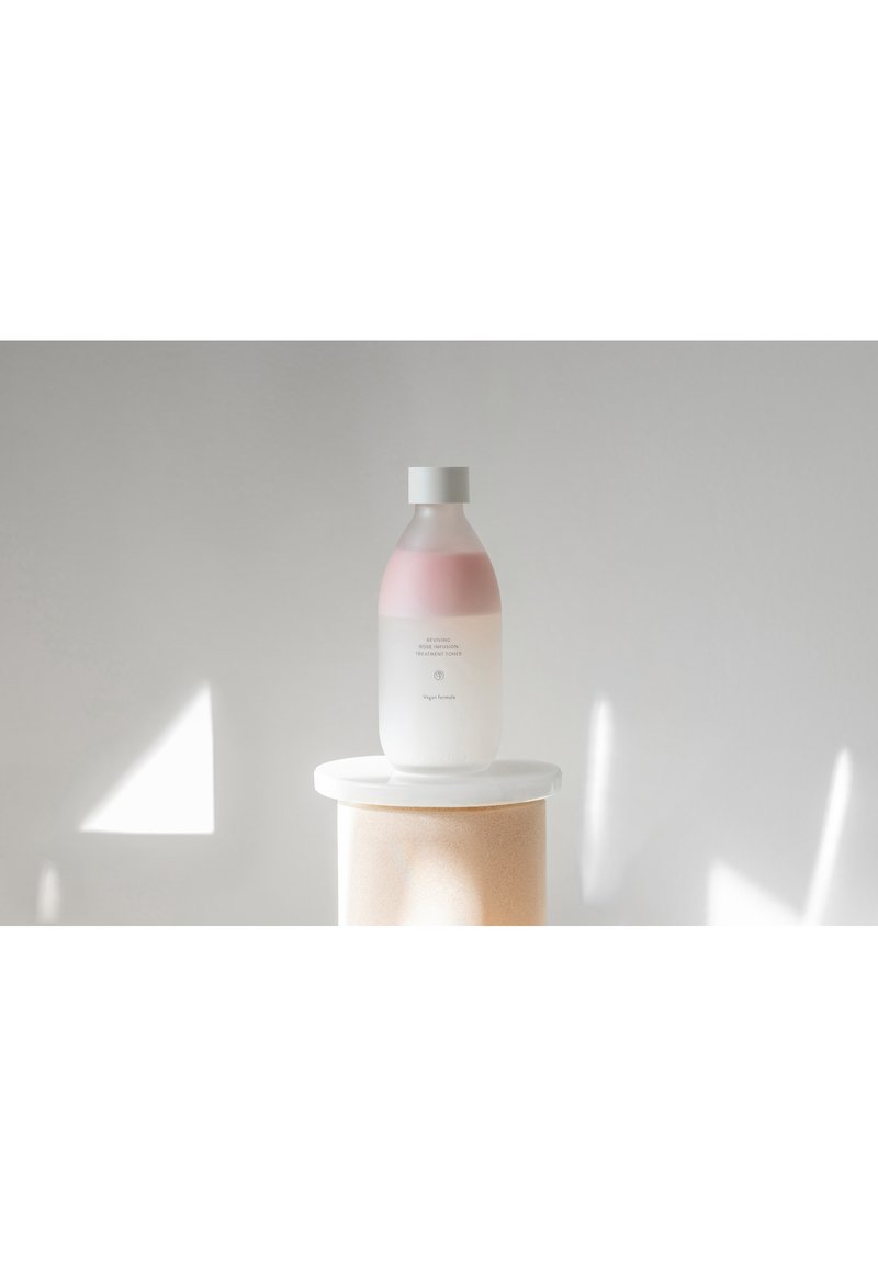 aromatica REVIVING ROSE INFUSION TREATMENT TONER - Srum - ZALANDO