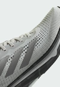 adidas Performance SUPERNOVA RISE - Hardloopschoenen voor op de weg - grey one iron metallic grey five