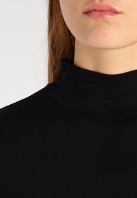Selected Femme Langarmshirt - black