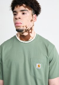Carhartt WIP POCKET - Jednoduché tričko - khaki