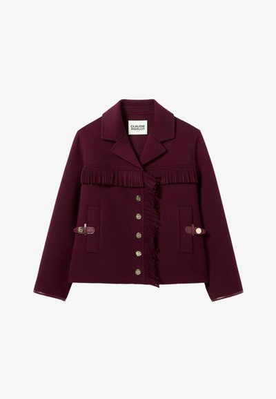 Chaqueta de lana burdeos con detalle de flecos, cuello con muesca y botones dorados. Presenta bolsillos laterales y acentos de cuero en el cierre.