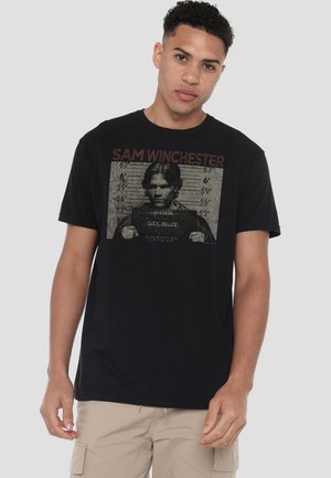 Cotton Soul, SUPERNATURAL/SAM MUG SHOT - T-Shirt print - black